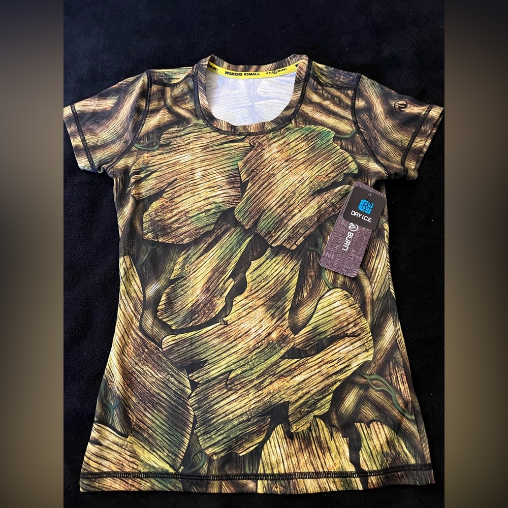 Women’s “Root” tech shirt NWT